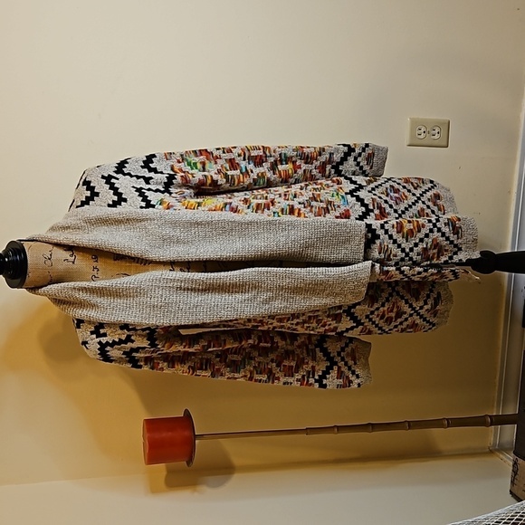 New Directions Aztec pattern long open cardigan size Medium - Picture 2 of 9